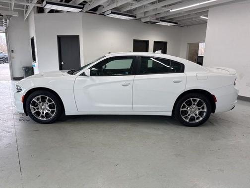Bright White Clearcoat 2016 Dodge Charger SXT