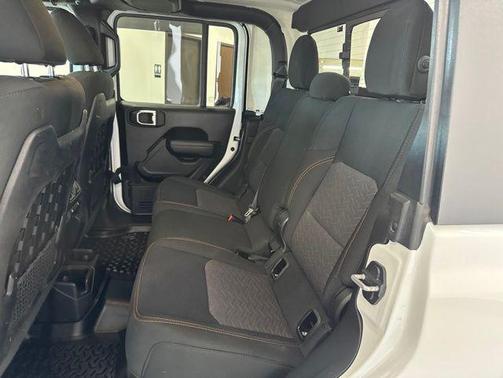 Bright White Clearcoat 2021 Jeep Gladiator Mojave 4x4