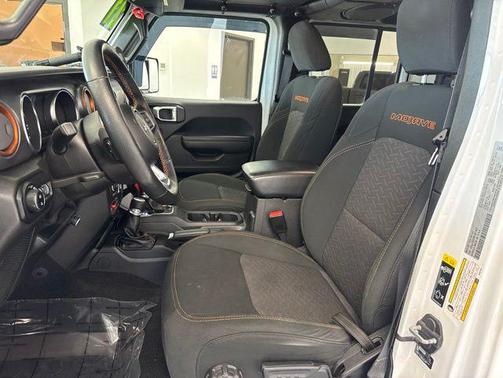 Bright White Clearcoat 2021 Jeep Gladiator Mojave 4x4