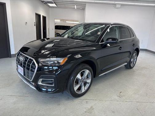 2023 Audi Q5 40 Premium Plus