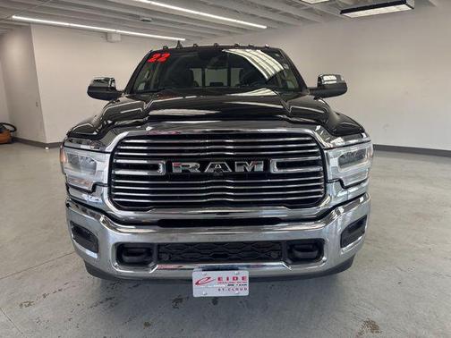 Diamond Black Crystal Pearlcoat 2022 RAM 3500 Laramie Crew Cab 4x4 6'4' Box