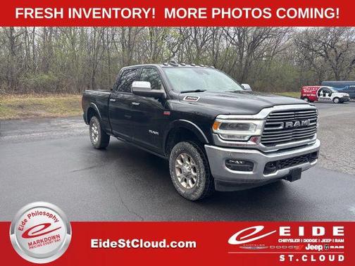 Diamond Black Crystal Pearlcoat 2022 RAM 3500 Laramie Crew Cab 4x4 6'4' Box