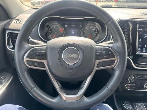 Granite Crystal Metallic Clearcoat 2019 Jeep Cherokee Limited