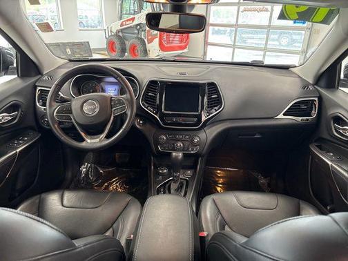 Granite Crystal Metallic Clearcoat 2019 Jeep Cherokee Limited