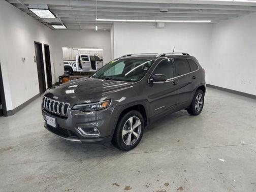 Granite Crystal Metallic Clearcoat 2019 Jeep Cherokee Limited