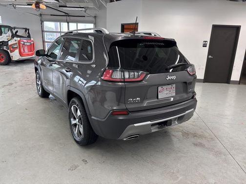 Granite Crystal Metallic Clearcoat 2019 Jeep Cherokee Limited