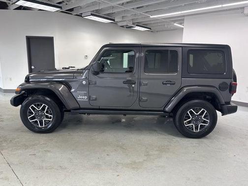 2024 Jeep Wrangler 4-Door Sahara 4x4