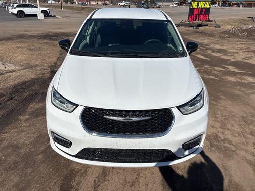 Bright White Clearcoat 2024 Chrysler Pacifica Touring L