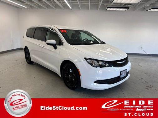 Bright White Clearcoat 2023 Chrysler Voyager LX