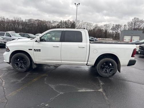 2017 RAM 1500 Night Crew Cab 4x4 5'7' Box