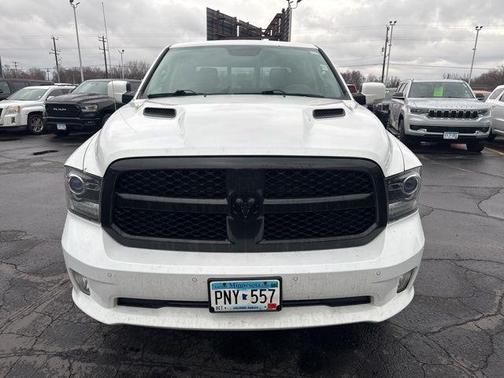 2017 RAM 1500 Night Crew Cab 4x4 5'7' Box