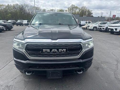 Diamond Black Crystal Pearlcoat 2019 RAM 1500 Limited