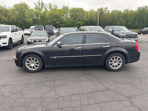 Brilliant Black Crystal Pearlcoat 2008 Chrysler 300C Hemi