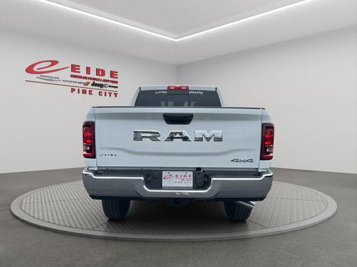 2026 RAM 2500 Tradesman Crew Cab 4x4 6'4' Box