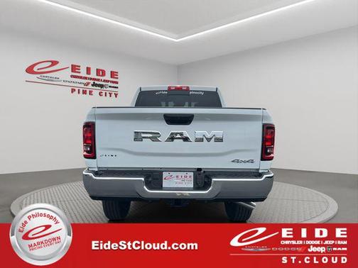 2026 RAM 2500 Tradesman Crew Cab 4x4 6'4' Box