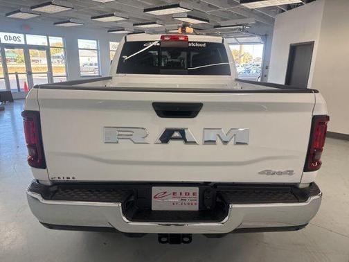 2026 RAM 2500 Tradesman Crew Cab 4x4 6'4' Box
