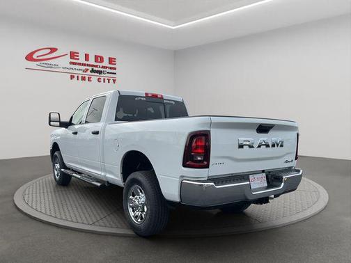 2026 RAM 2500 Tradesman Crew Cab 4x4 6'4' Box