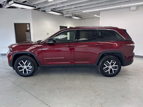 Velvet Red Pearlcoat 2023 Jeep Grand Cherokee Limited
