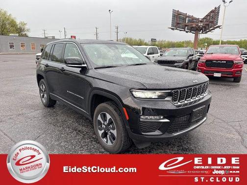 Diamond Black Crystal Pearlcoat 2022 Jeep Grand Cherokee 4xe Base