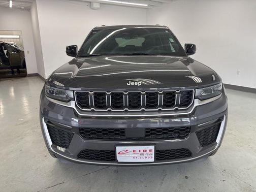 Baltic Gray Metallic Clearcoat 2026 Jeep Grand Cherokee Limited