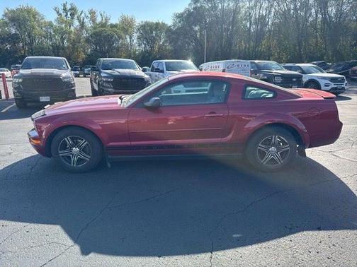 2007 Ford Mustang Deluxe