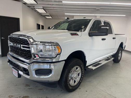 2024 RAM 2500 Tradesman Crew Cab 4x4 6'4' Box