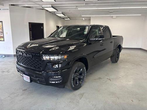 Diamond Black Crystal Pearlcoat 2026 RAM 1500 Big Horn/Lone Star