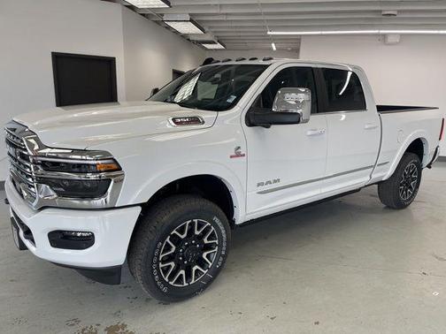 2025 RAM 3500 Limited Crew Cab 4x4 6'4' Box