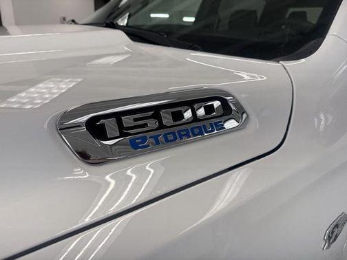 Bright White Clearcoat 2026 RAM 1500 Laramie