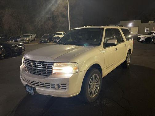 2009 Lincoln Navigator Base