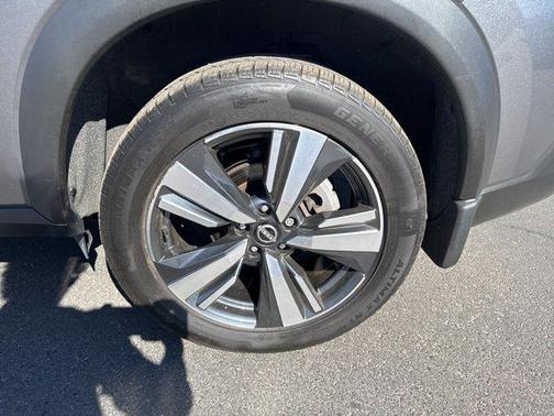 Gun Metallic 2023 Nissan Rogue SL