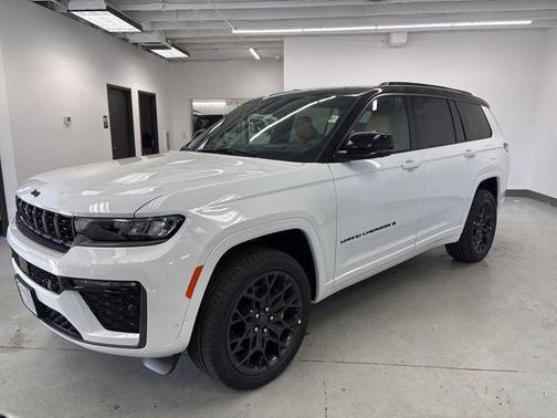 Bright White Clearcoat 2026 Jeep Grand Cherokee L Summit