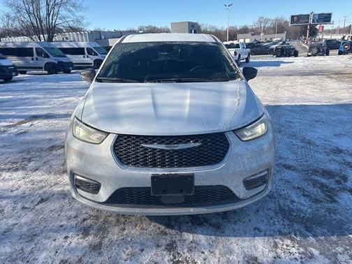 2025 Chrysler Pacifica L