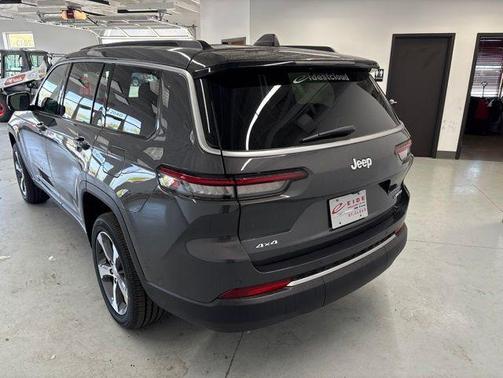 Baltic Gray Metallic Clearcoat 2026 Jeep Grand Cherokee L Limited