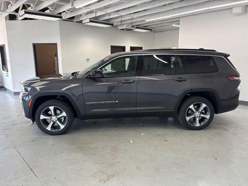 Baltic Gray Metallic Clearcoat 2026 Jeep Grand Cherokee L Limited