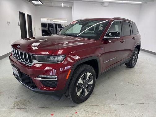 Velvet Red Pearlcoat 2022 Jeep Grand Cherokee 4xe Base