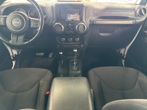 Bright White Clearcoat 2017 Jeep Wrangler Unlimited Sport