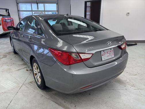 2011 Hyundai SONATA GLS