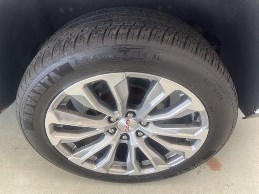 Summit White 2018 GMC Yukon Denali