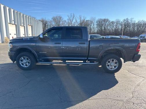 2022 RAM 2500 Laramie Crew Cab 4x4 6'4' Box