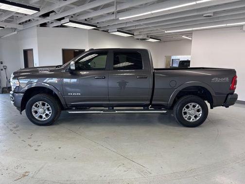 2022 RAM 2500 Laramie Crew Cab 4x4 6'4' Box