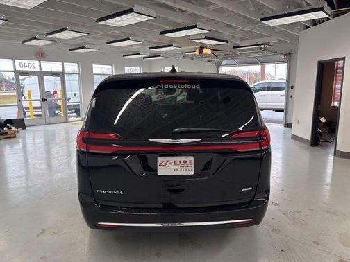 2026 Chrysler Pacifica L