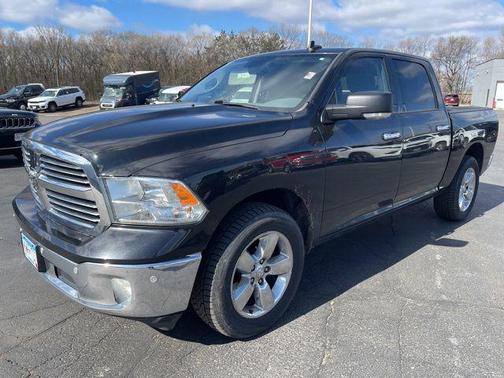 Brilliant Black Crystal Pearlcoat 2016 RAM 1500 Big Horn