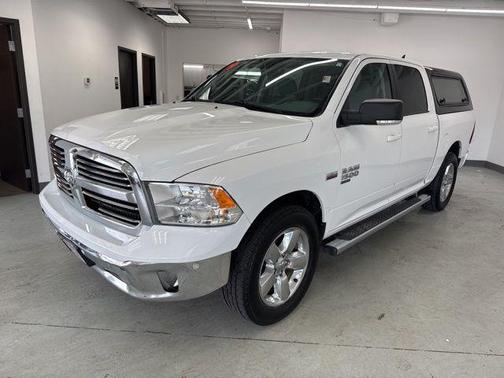 Bright White Clearcoat 2019 RAM 1500 Big Horn