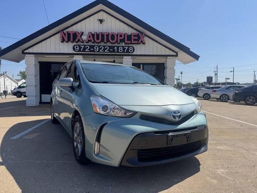 2015 Toyota Prius v Five