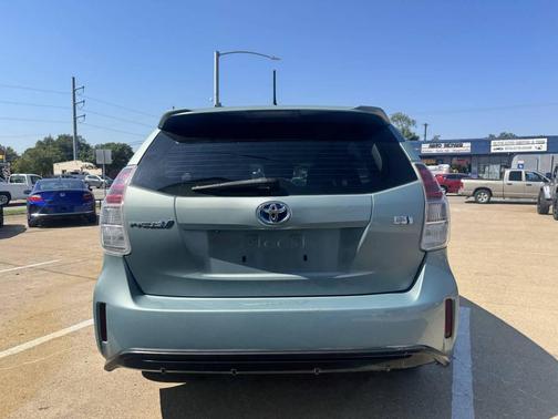 2015 Toyota Prius v Five