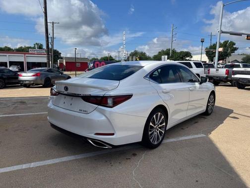 Eminent White Pearl 2021 Lexus ES 350 Base