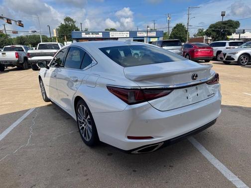Eminent White Pearl 2021 Lexus ES 350 Base
