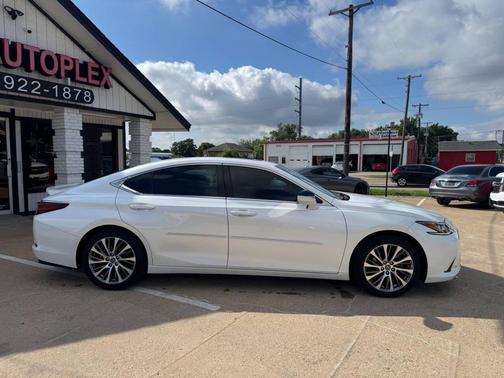 Eminent White Pearl 2021 Lexus ES 350 Base