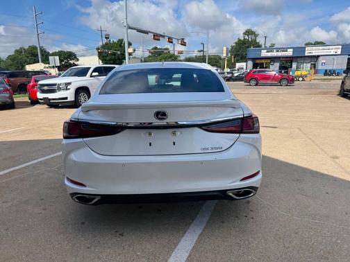 Eminent White Pearl 2021 Lexus ES 350 Base